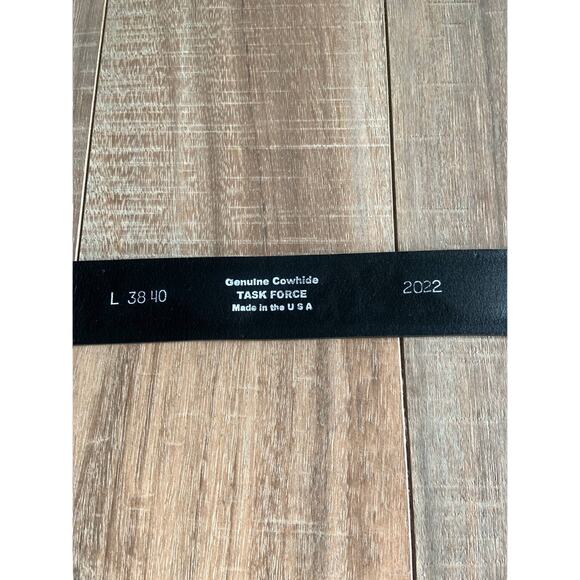 Genuine Cowhide Taskforce Black Leather Belt Eagle Embossed Size 38 NO BUCKLE - Picture 2 of 4